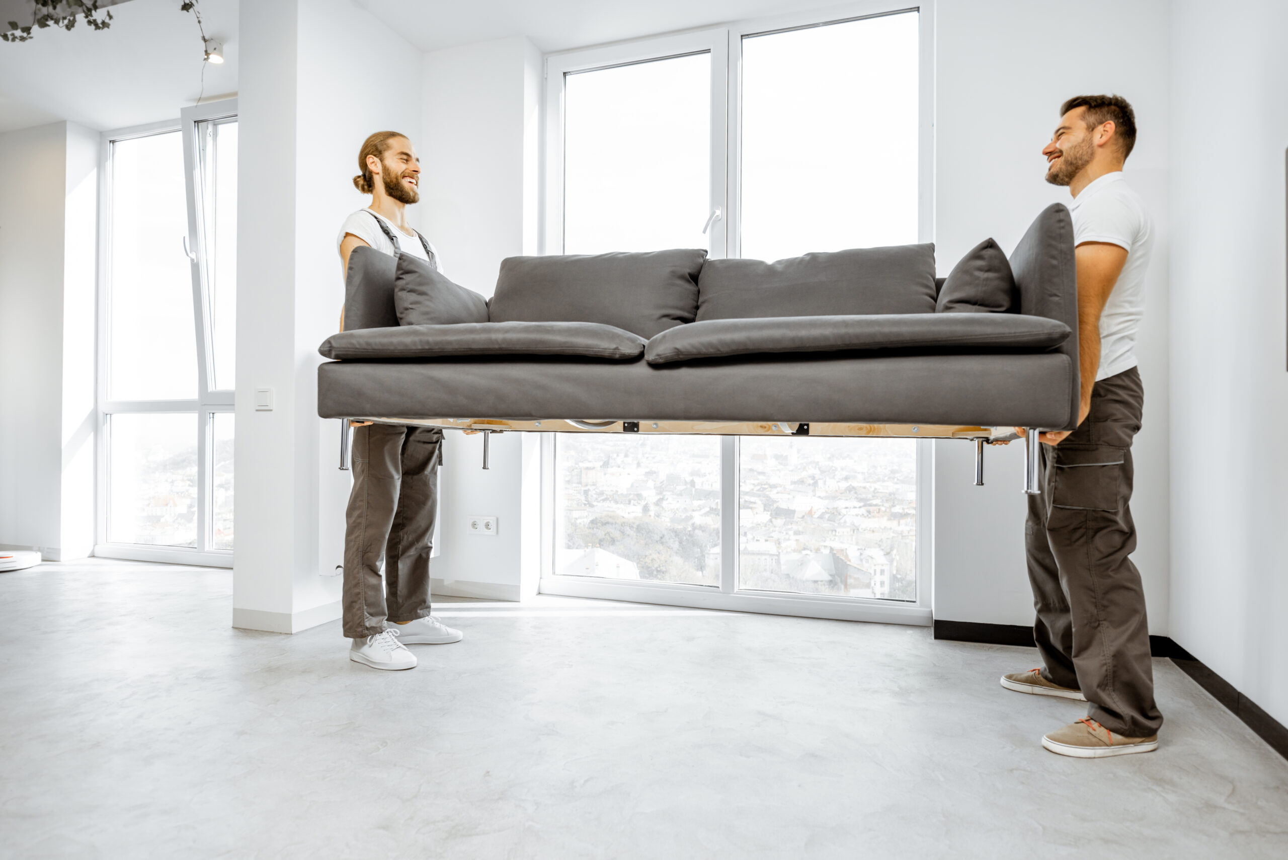 Long-Distance Movers: 5 Benefits Of Hiring.